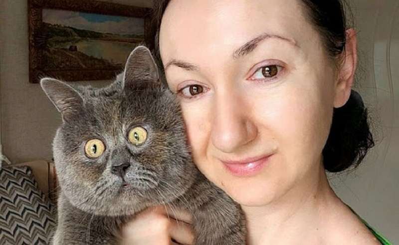 Il gattino dal muso sorpreso ha conquistato il mondo intero
